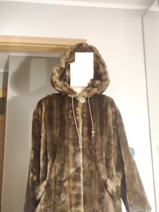 Piękne, brązowe futro, oversize, kieszenie, kaptur, super jakość