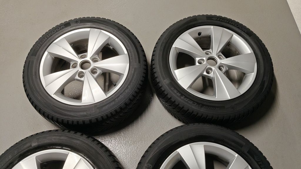 felgi oryginalne skoda 16 cali 5x112 z oponami