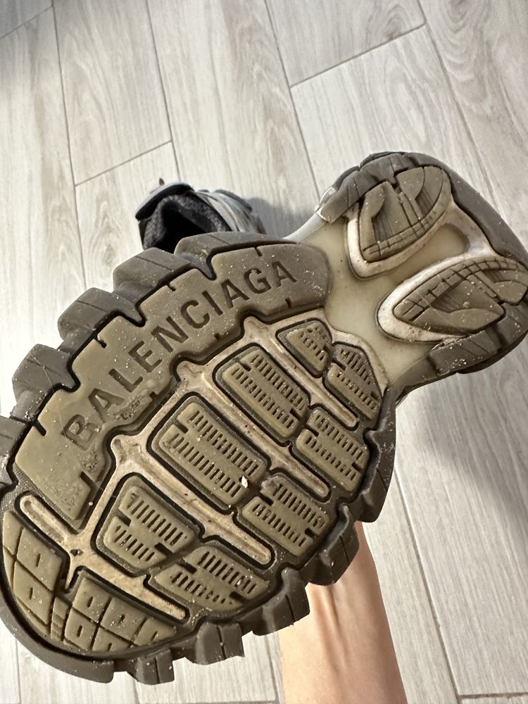 Продам кросівки balenciaga /41 (26-26,5)