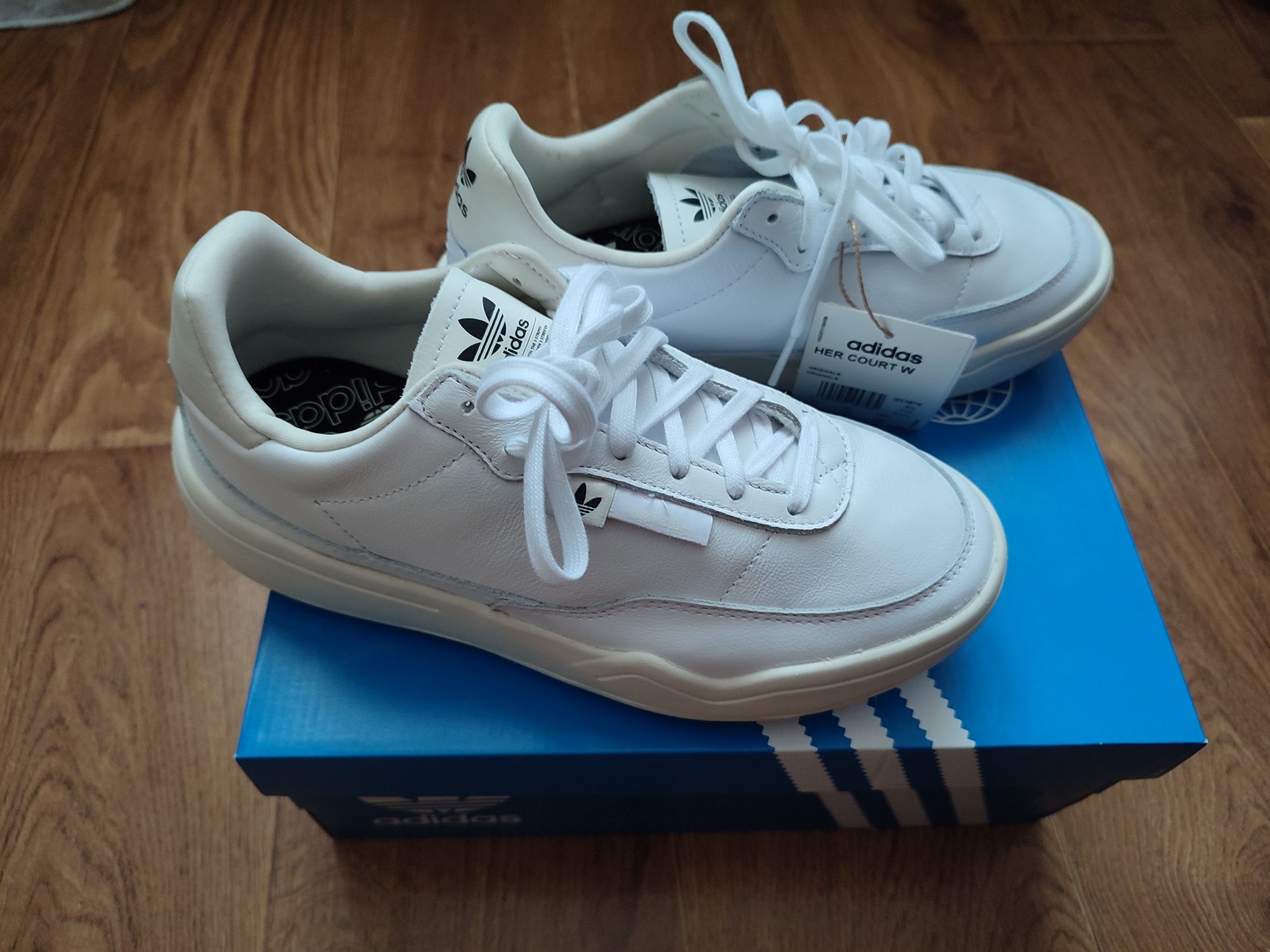 Нові шкіряні кросівки Adidas Her Court W GY3579 38 2/3 24см