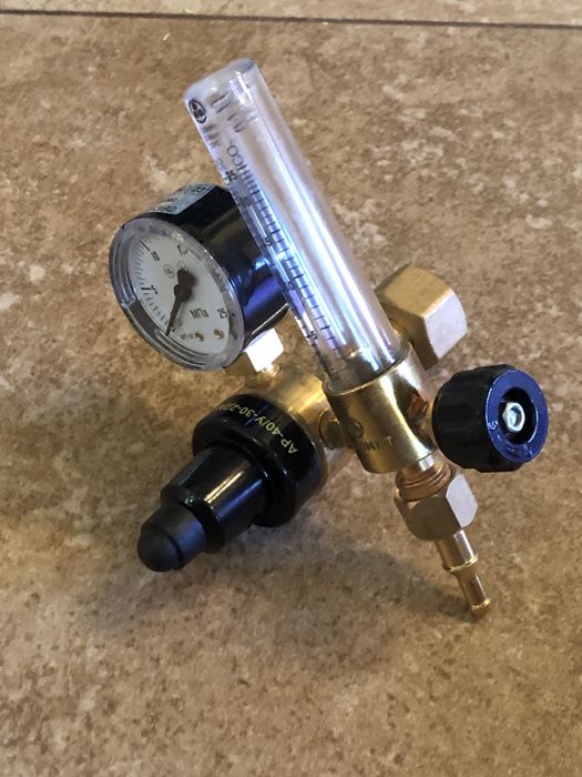 Редуктор углекислотный аргоновый универсальный с ротаметром АР40/У30