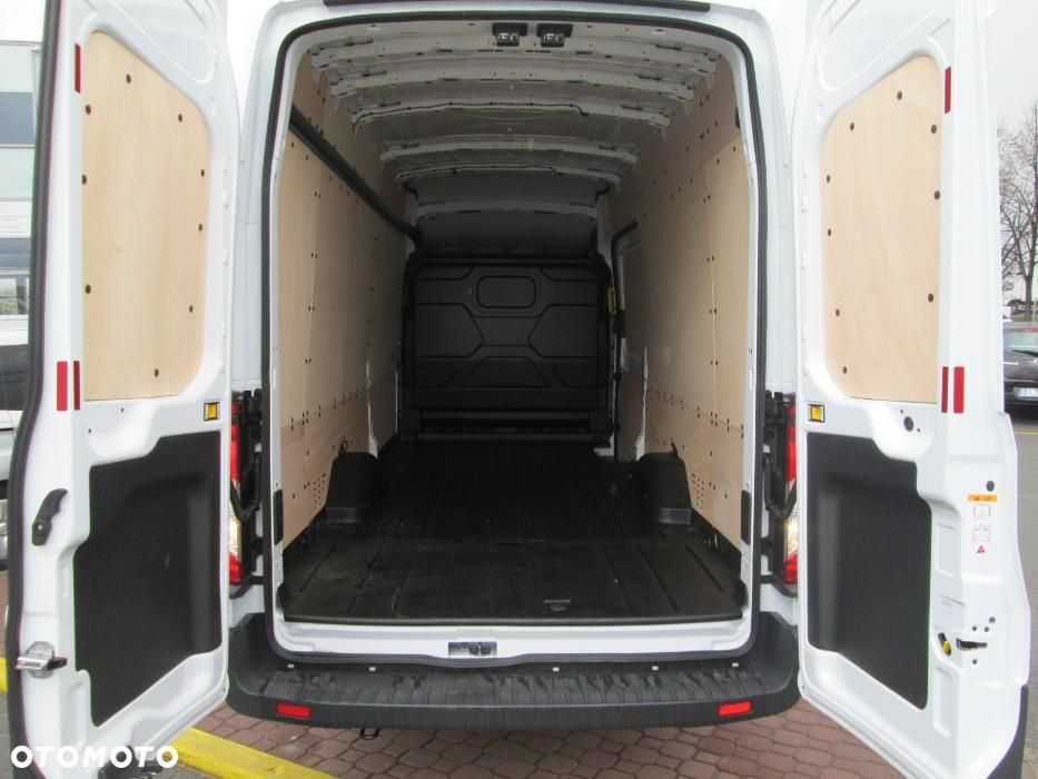 Ford Transit MK8 podłoga plastikowa L4H3  L3H3 L2H2