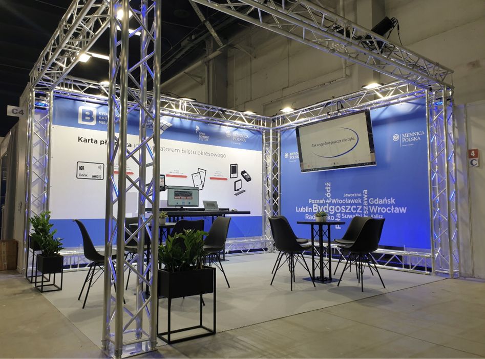 Konstrukcja - stoisko - stanowisko - targi - podesty - najazdy