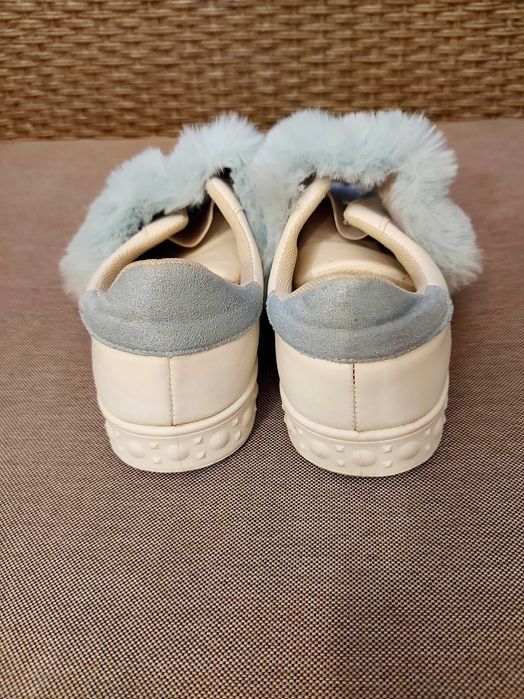 Adidasy białe z futerkiem niebieskim Deezee