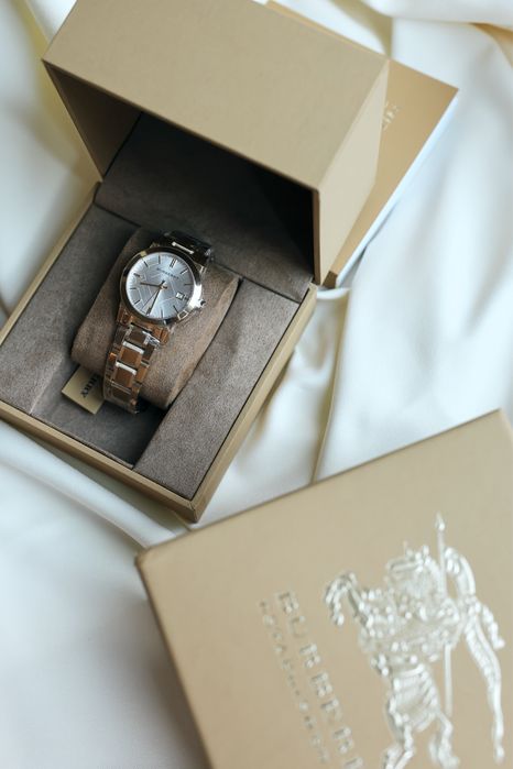 Годинник Burberry