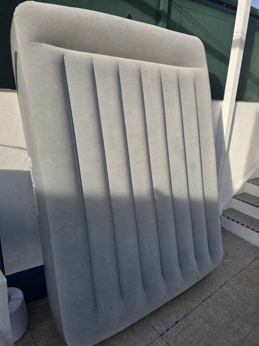 Colchão insuflável bestway com bomba