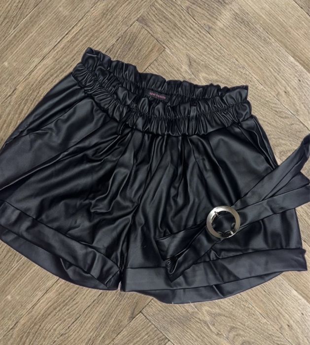 Шорти з екошкіри