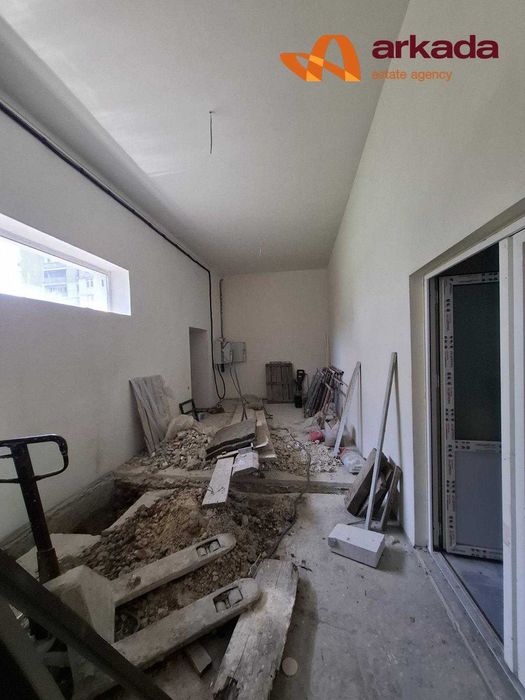 Здається в оренду комерційне фасадне приміщення в м. Калуш 220м2.