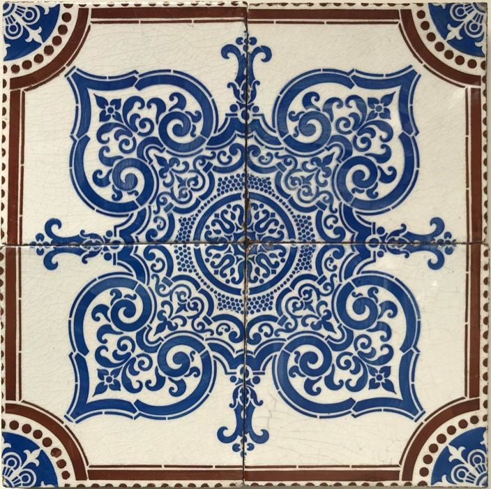 Azulejo antigo pintado à mão