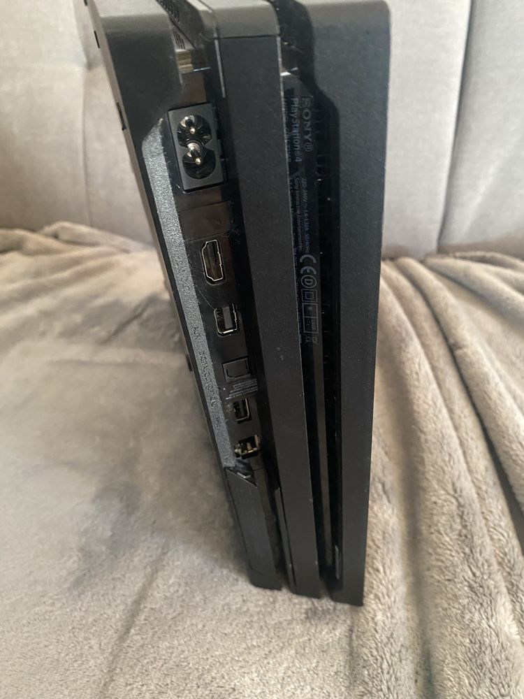 Ps4 pro pad 4 gry