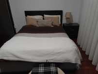 quarto solteiro em wengue completo com mesa cabeceira