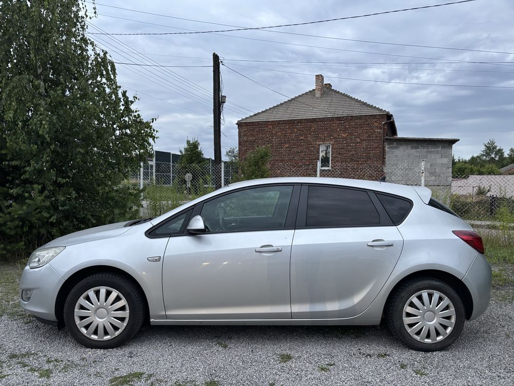 OPEL ASTRA J 1.7 CDTI 110KM 2010r Navi Pakiet Zimowy NISKIE SPALANIE
