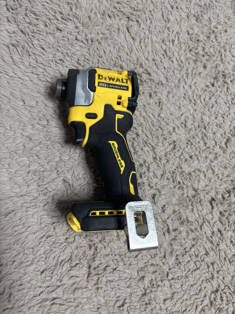 Імпакт Dewalt dcf850 20 v