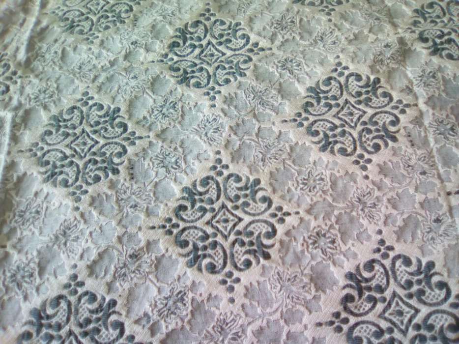 Toalha mesa em algodão bordada