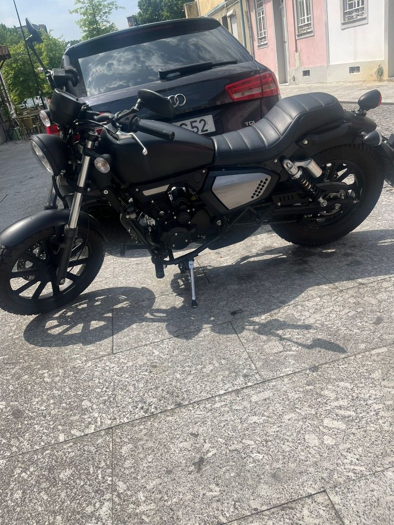 Keeway 125 Preta