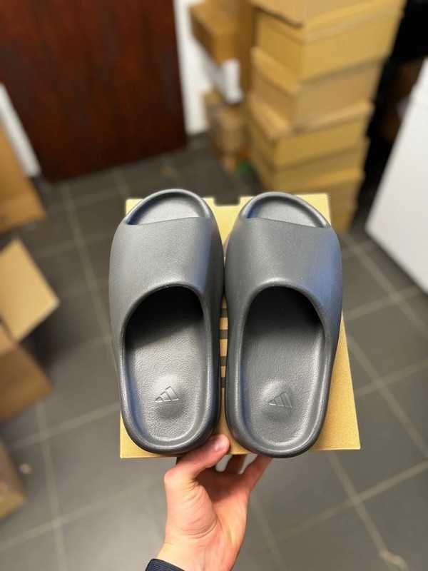 Yeezy slide Granite R.42