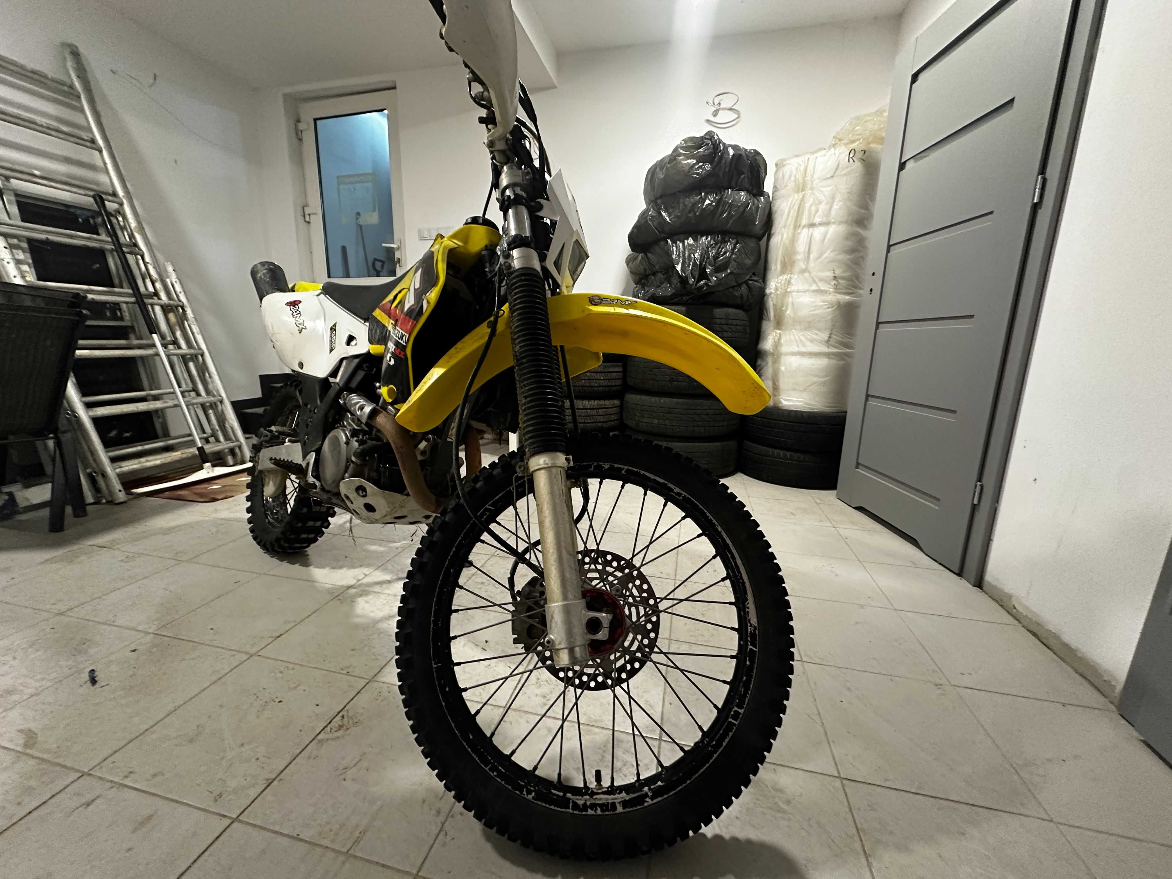 SUZUKI DRZ 400 E wersja mocniejsza 2004r zarejestrowany, opłacone OC.