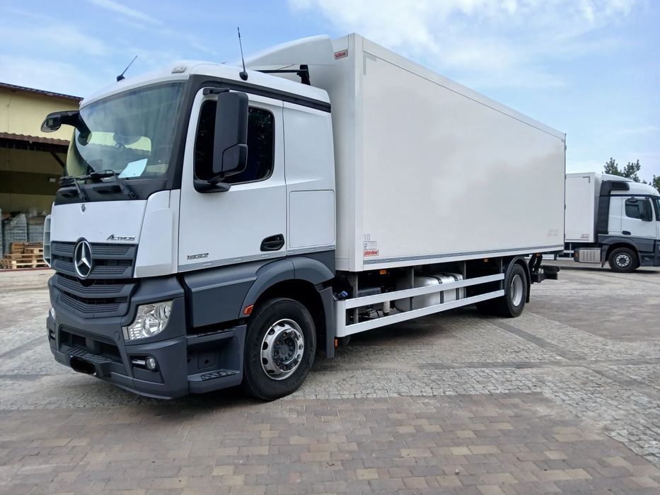 Mercedes-Benz Actros  Chłodnia / 19pal / Winda
