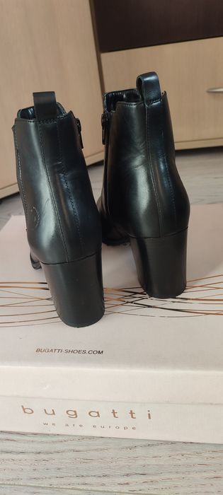Botki skórzane Bugatti