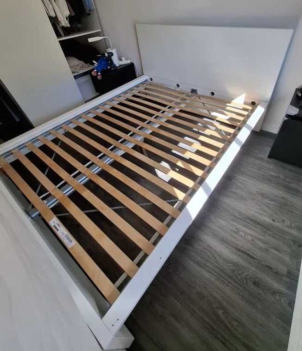 Cama de casal Ikea Malm branca 160x200 com estrado