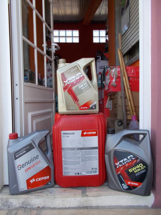 Lubrificantes Cepsa 5w-30 // 5w-40 // 10w-40 // HLP46