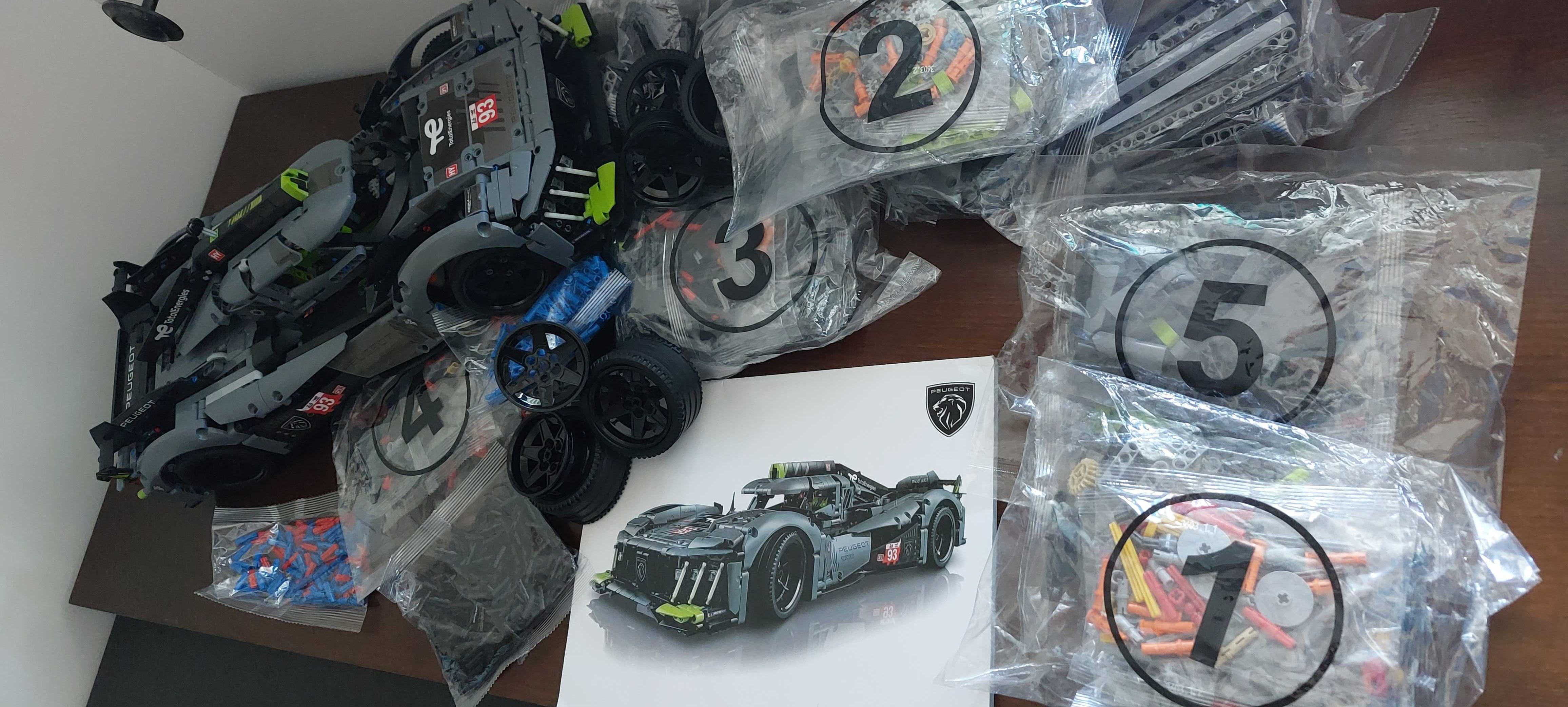LEGO Technic Peugeot Le Mans Hybrid Hypercar 9x8