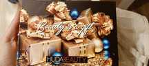 Paleta cieni huda beauty beauty is a gift