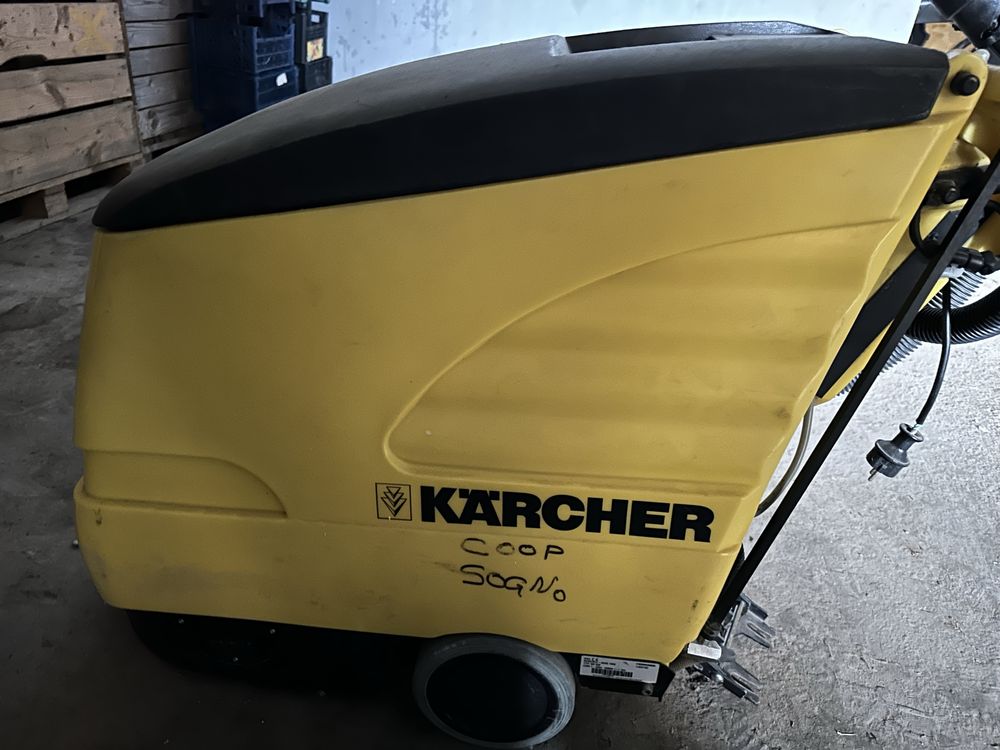 Підлогомийна машина Karcher
