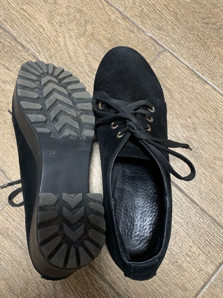 Жіноче взуття ботинки