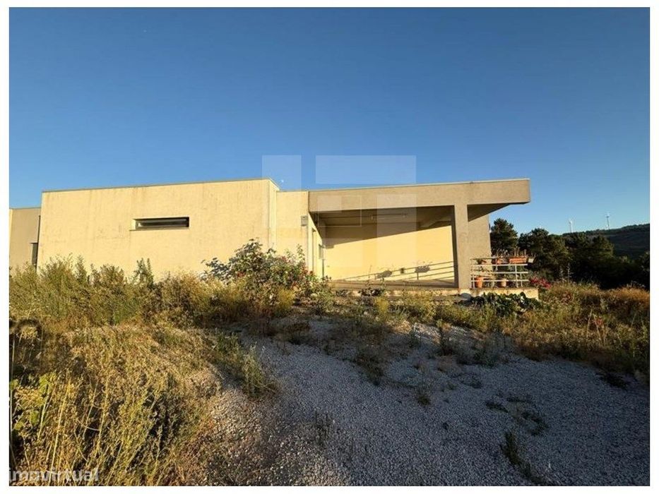 Moradia Isolada T4 em Moimenta da Beira