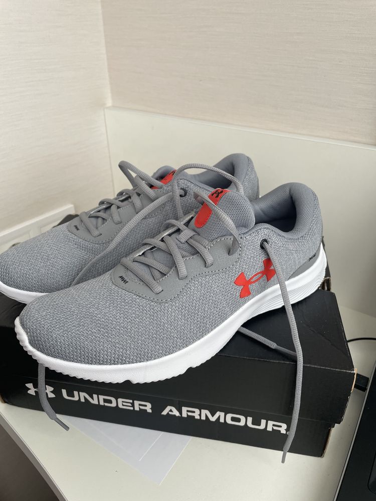 Легкі зручні кросівки Under Armour оригінал