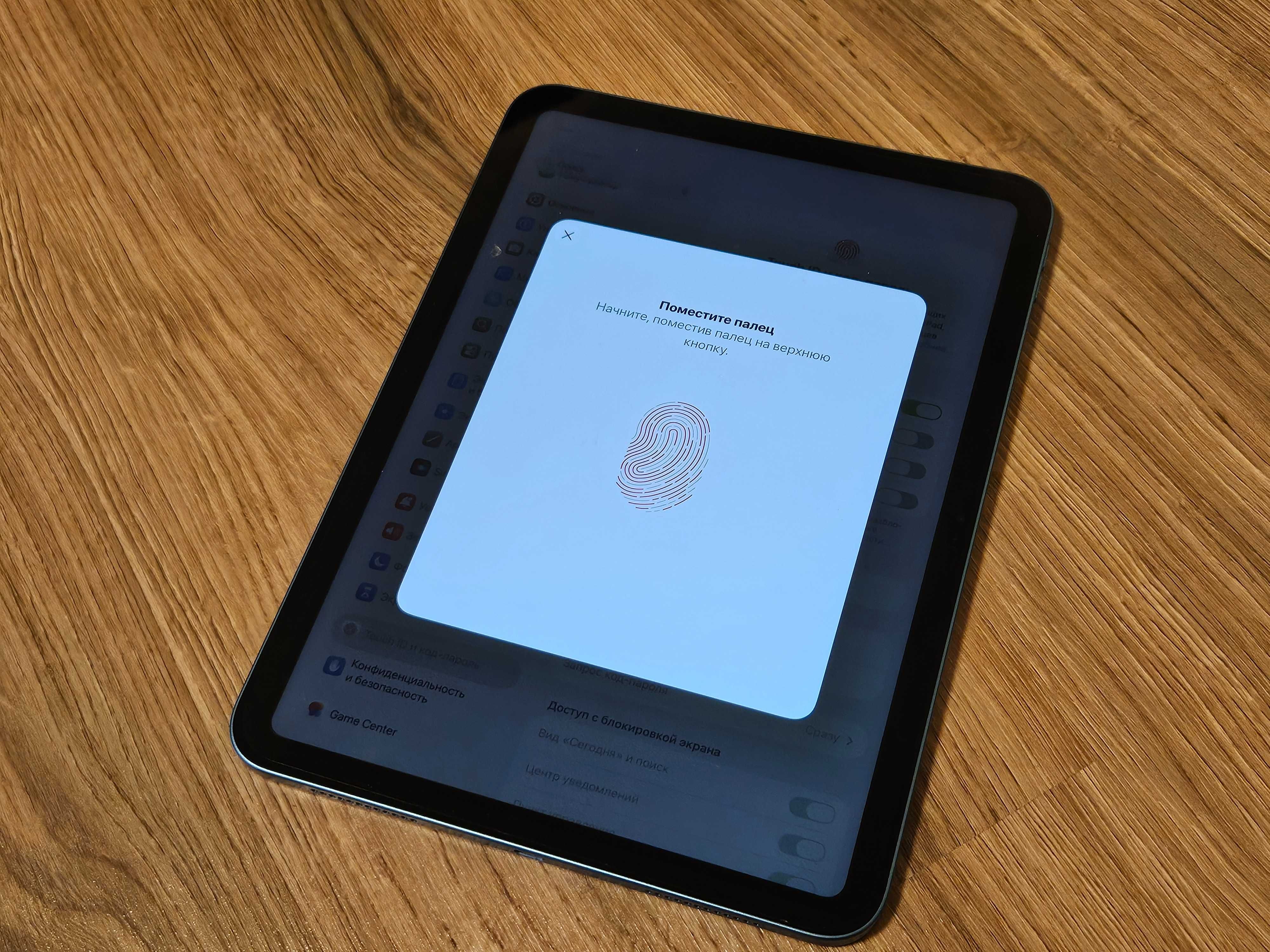 Apple iPad 10Gen Blue , 256GB ,Bypass. iOs 26