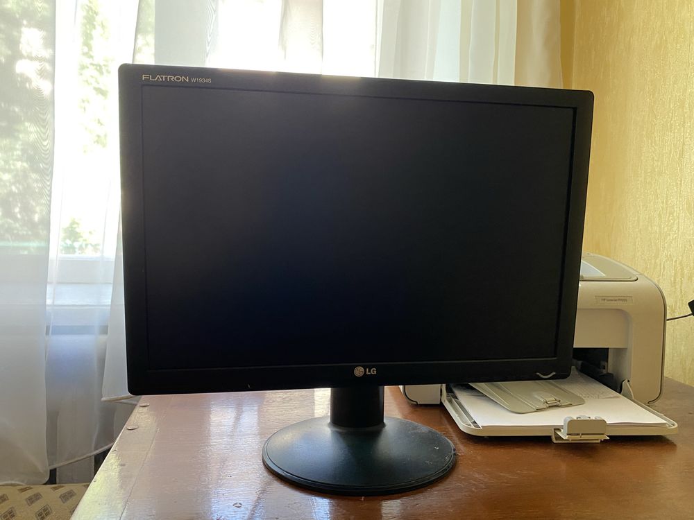 Компʼютер стаціонарний LG Flatron