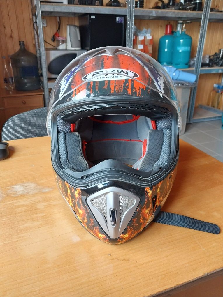 Продам мотошолом HELMET HF-180