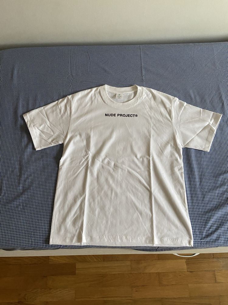 T-Shirt NUDE PROJECT tamanho M nunca usada