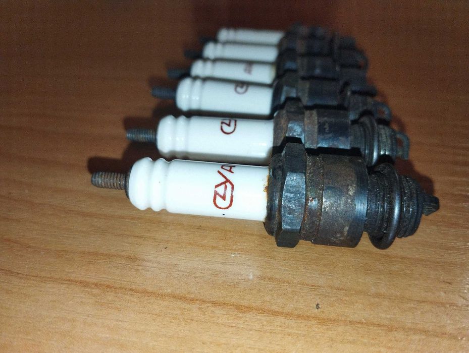 Свічки запалювання нові "А14В"-4 шт.,"А14В-2" - дві шт. 45 грн. за шт.