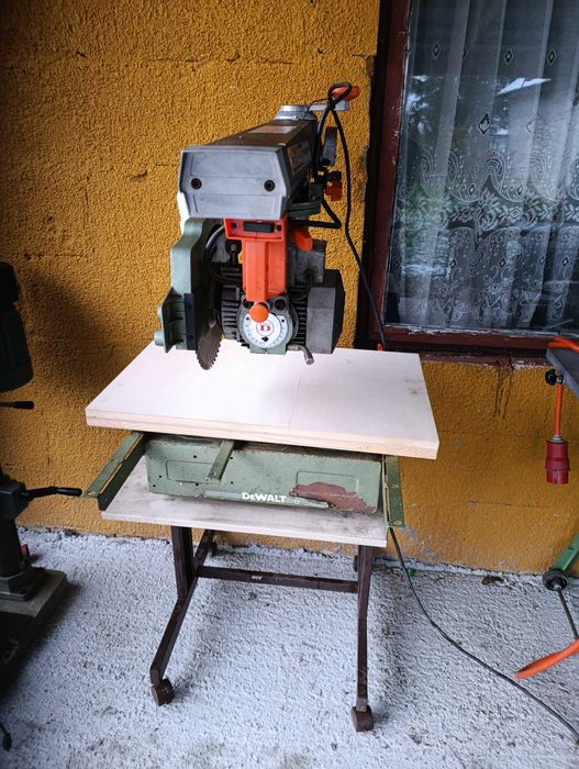 Piła radialna DeWalt, ukośnica