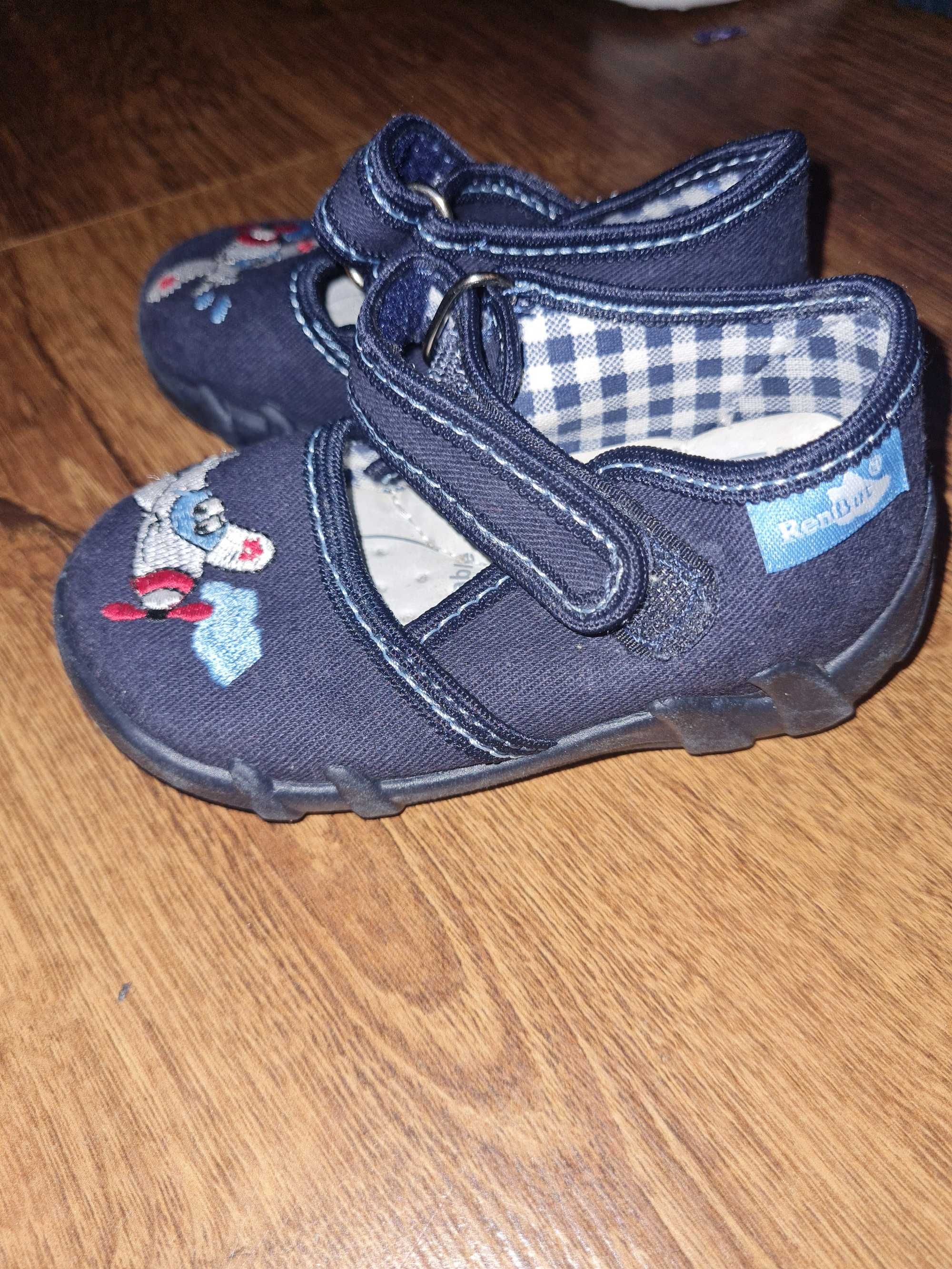 Kapcie NOWE renbut 20