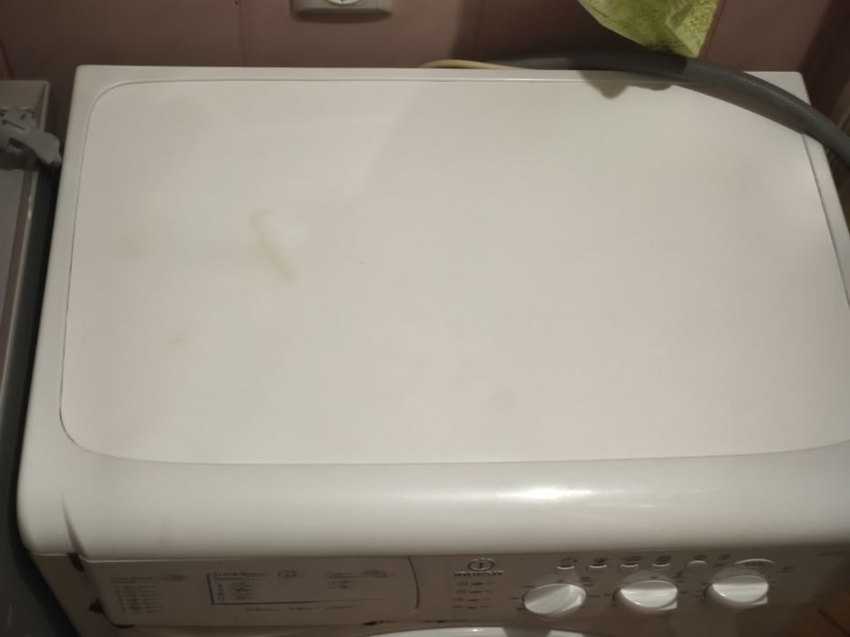 Пральна машина Indesit працююча