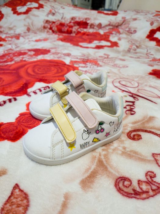 Дитячі кросівки білі