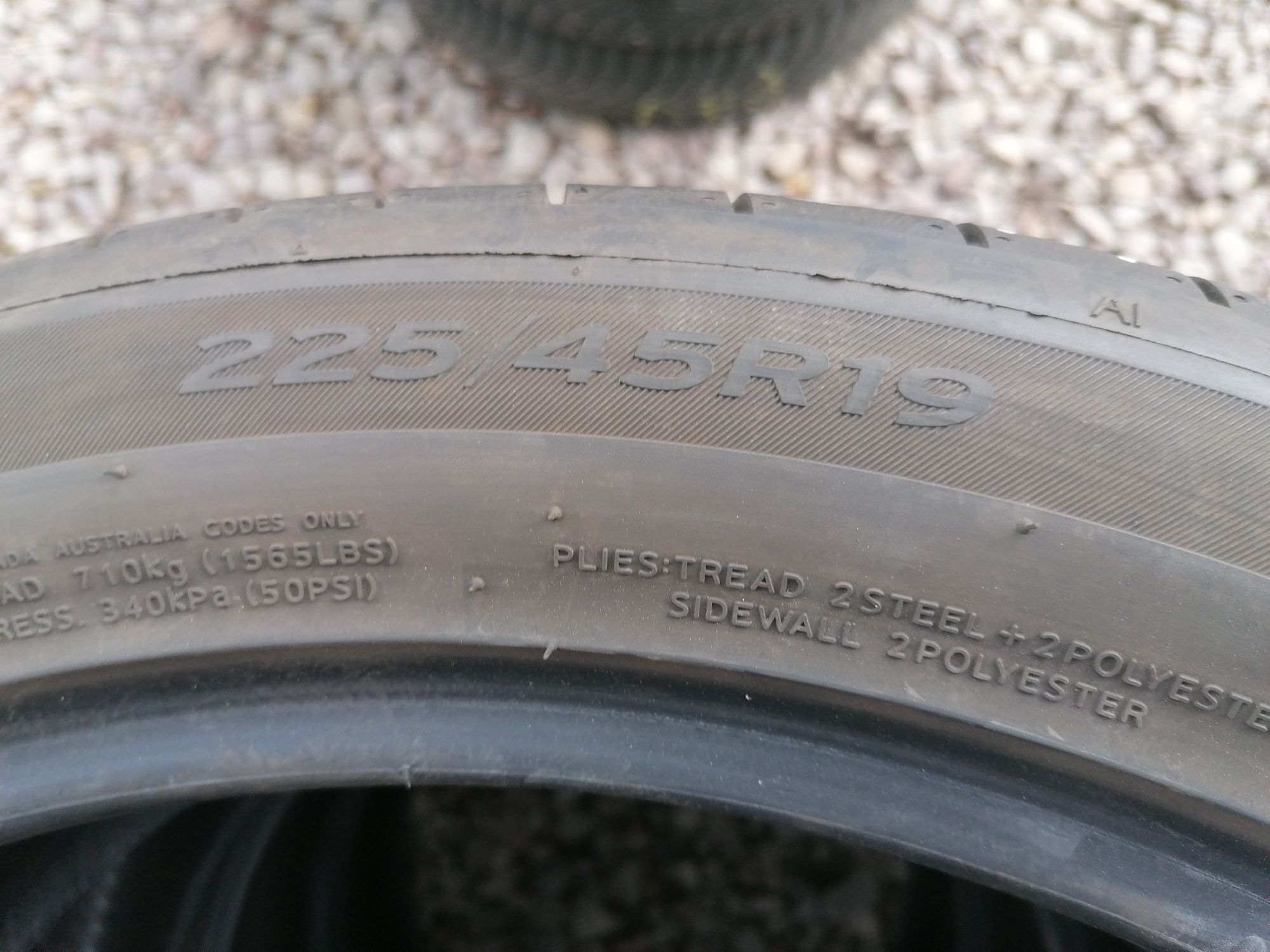 225/45/19 Hankook 2023 rok