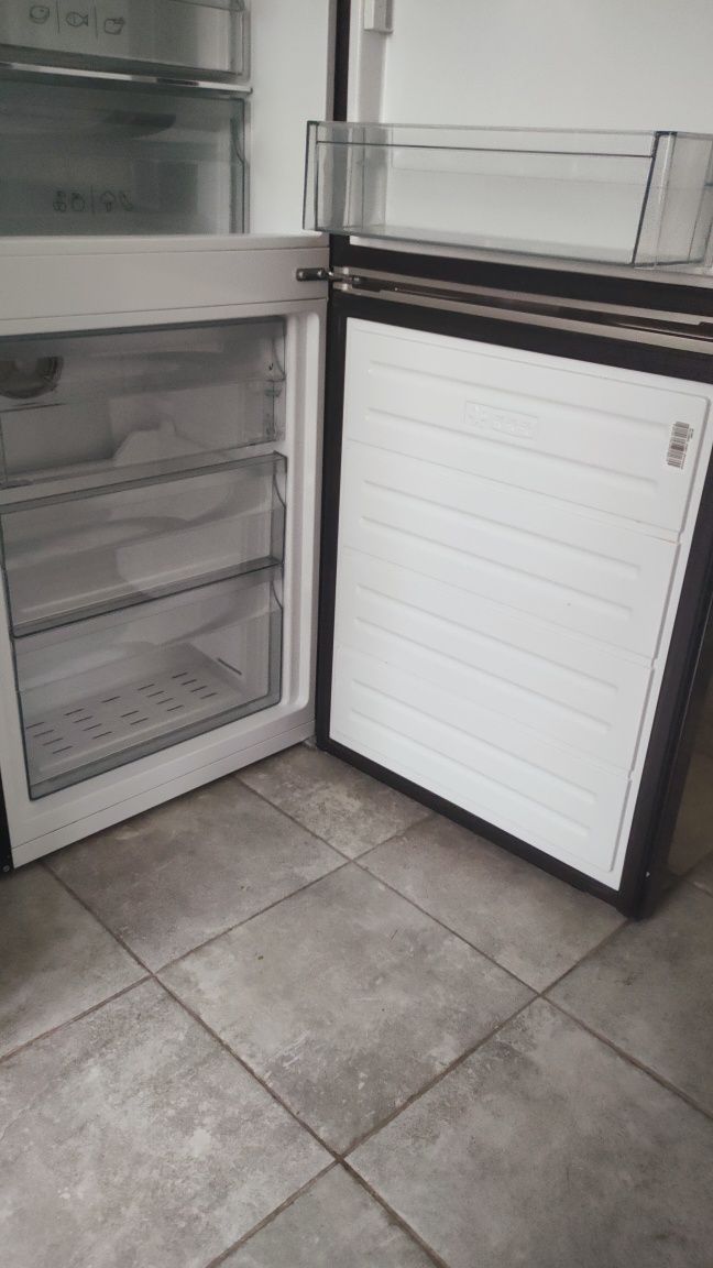 Lodówka Sharp używana