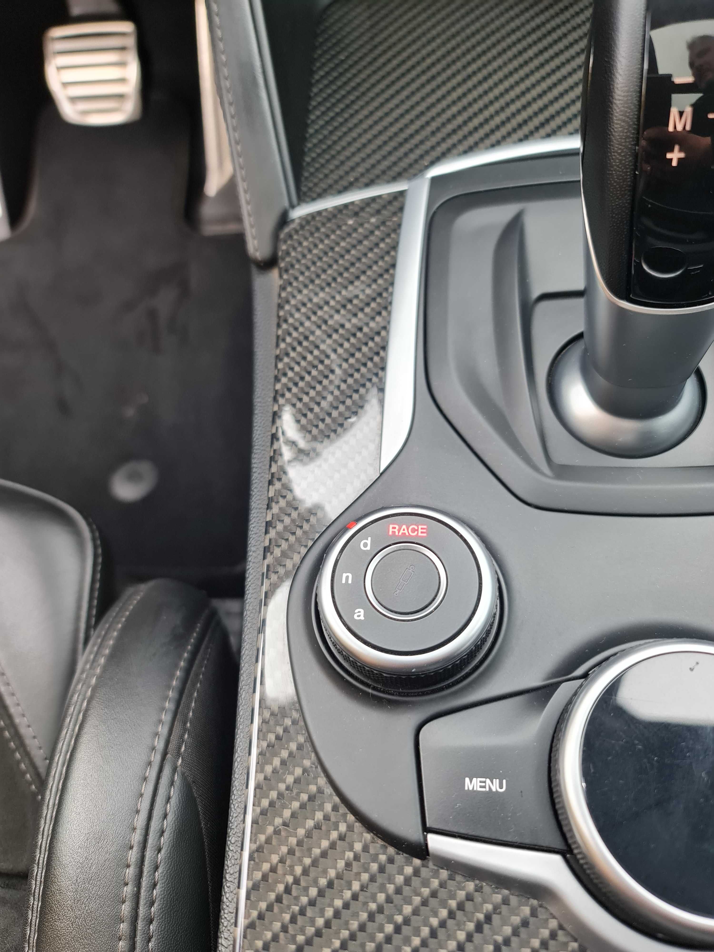 Alfa Romeo Stelvio V6 2.9 Bi-Turbo AT8-Q4 Quadrifoglio