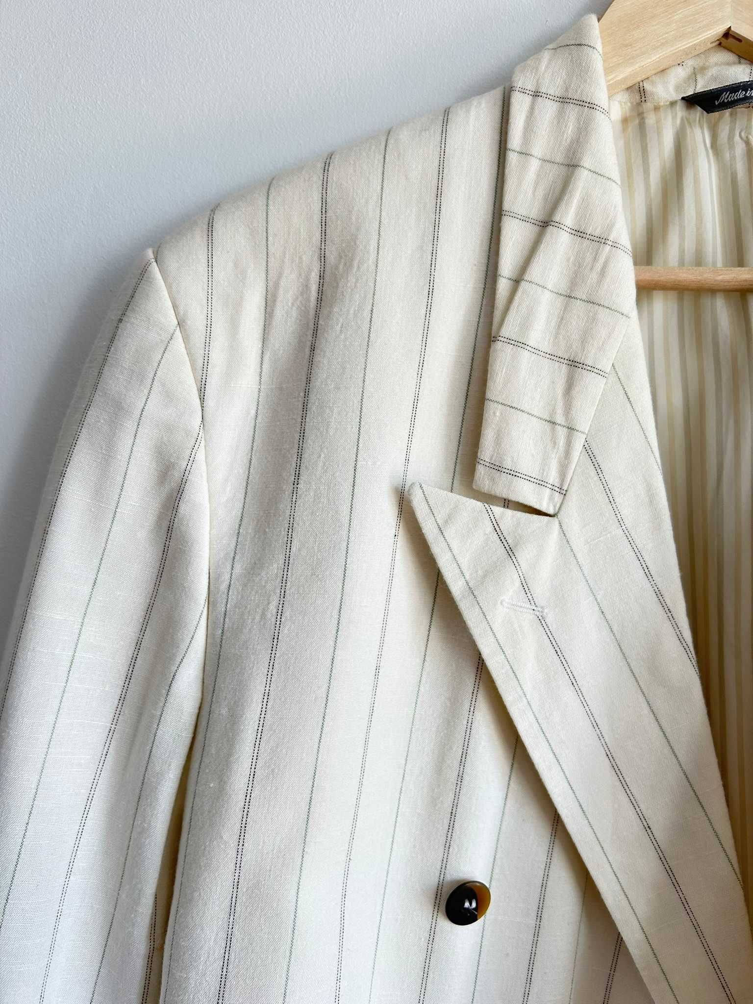 Elagancka marynarka jasna w paski dwurzędowa plus size z wiskozy