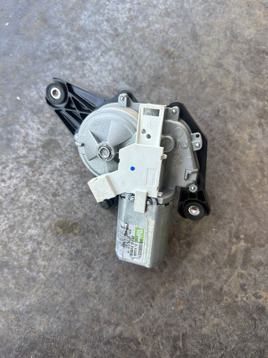 Моторчик кришки багажника Nissan Juke F15 28710bv80a