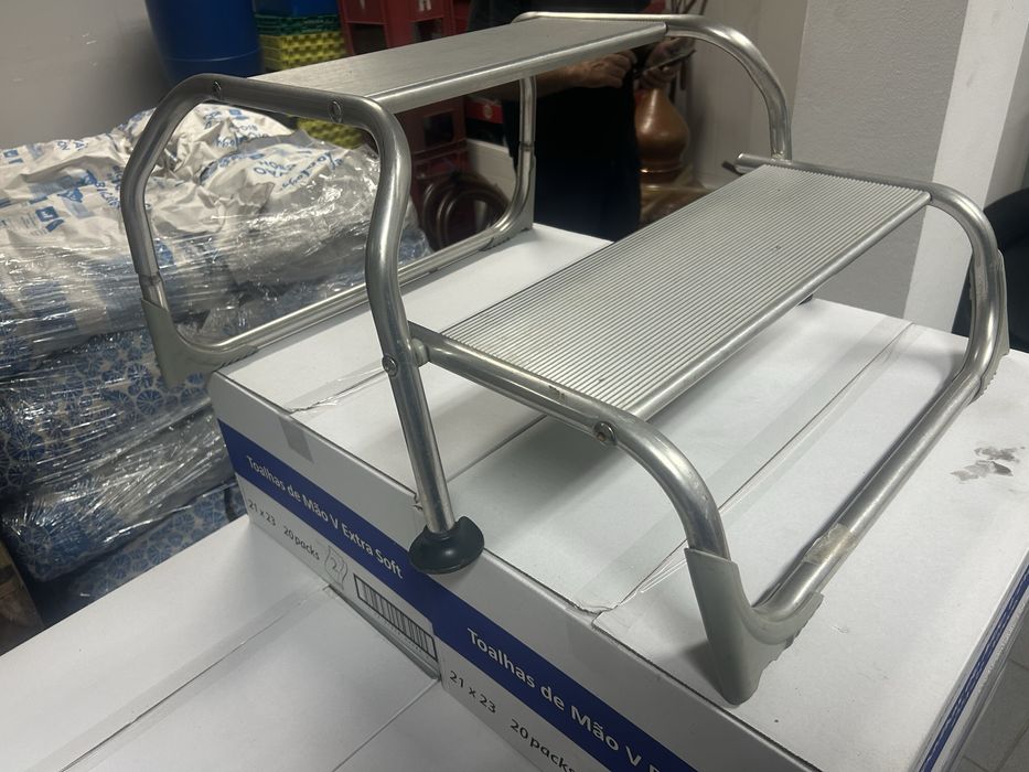 Escada rolote / autocaravana aluminio