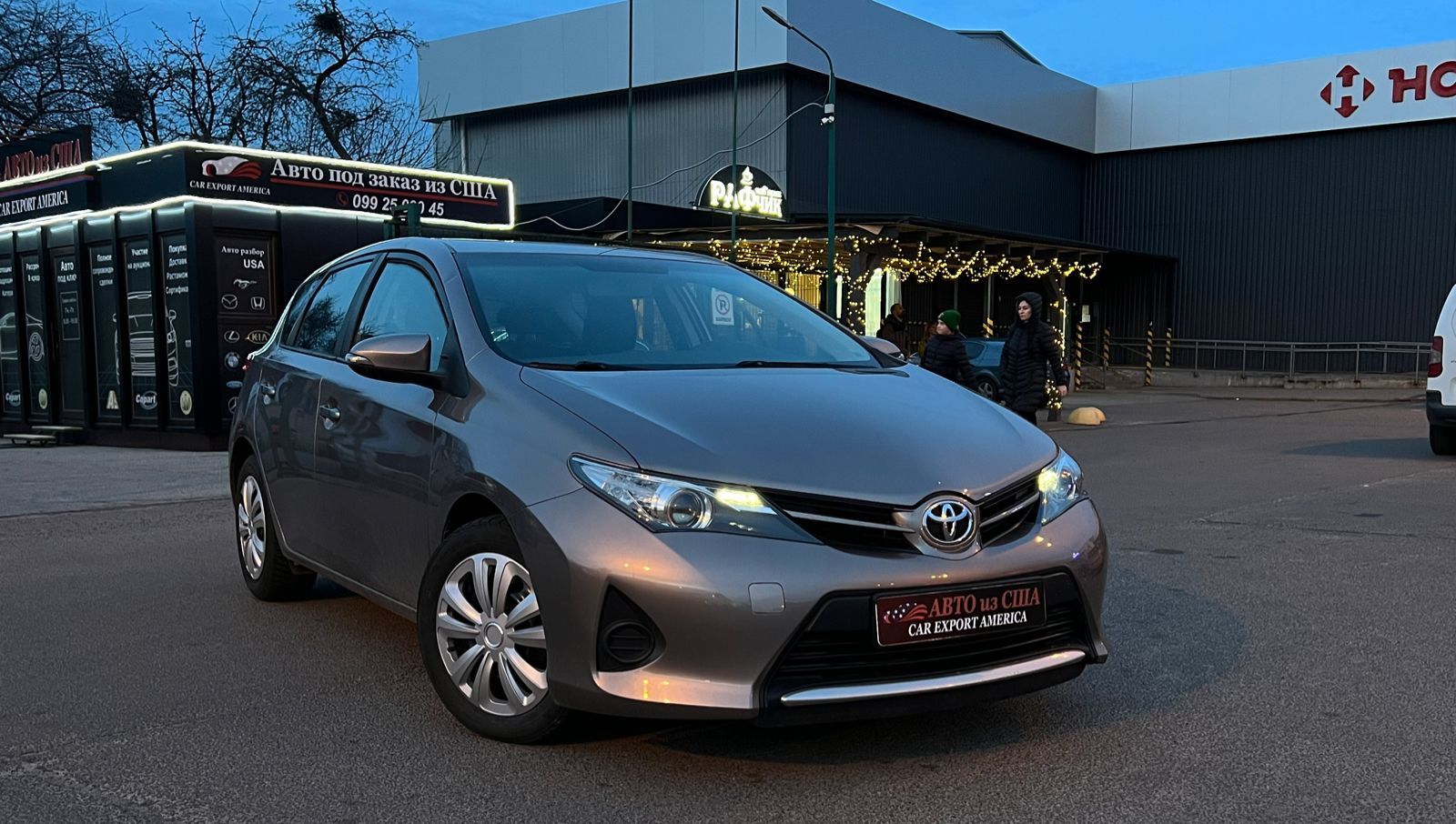 Toyota auris 2014  Авто під виплату з першим внеском 15%