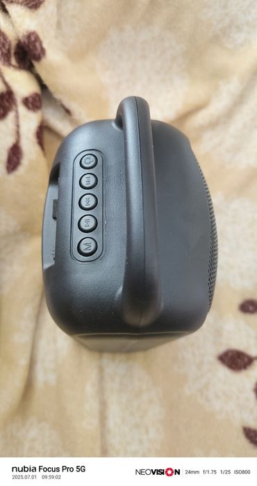 Нова блютуз колонка