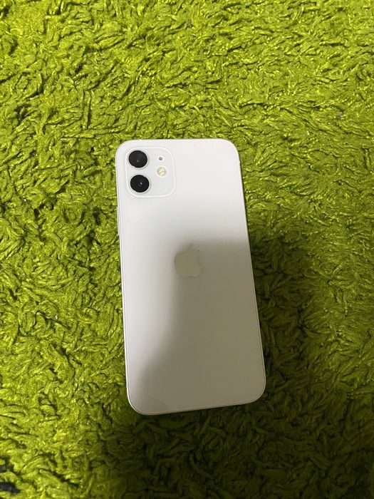 Продам срочно iPhone 12