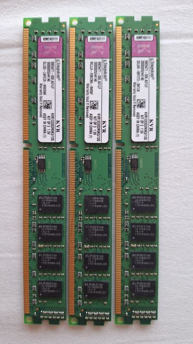 Komplet z 3 moduły pamięci RAM DDR3 Kingston po 4GB